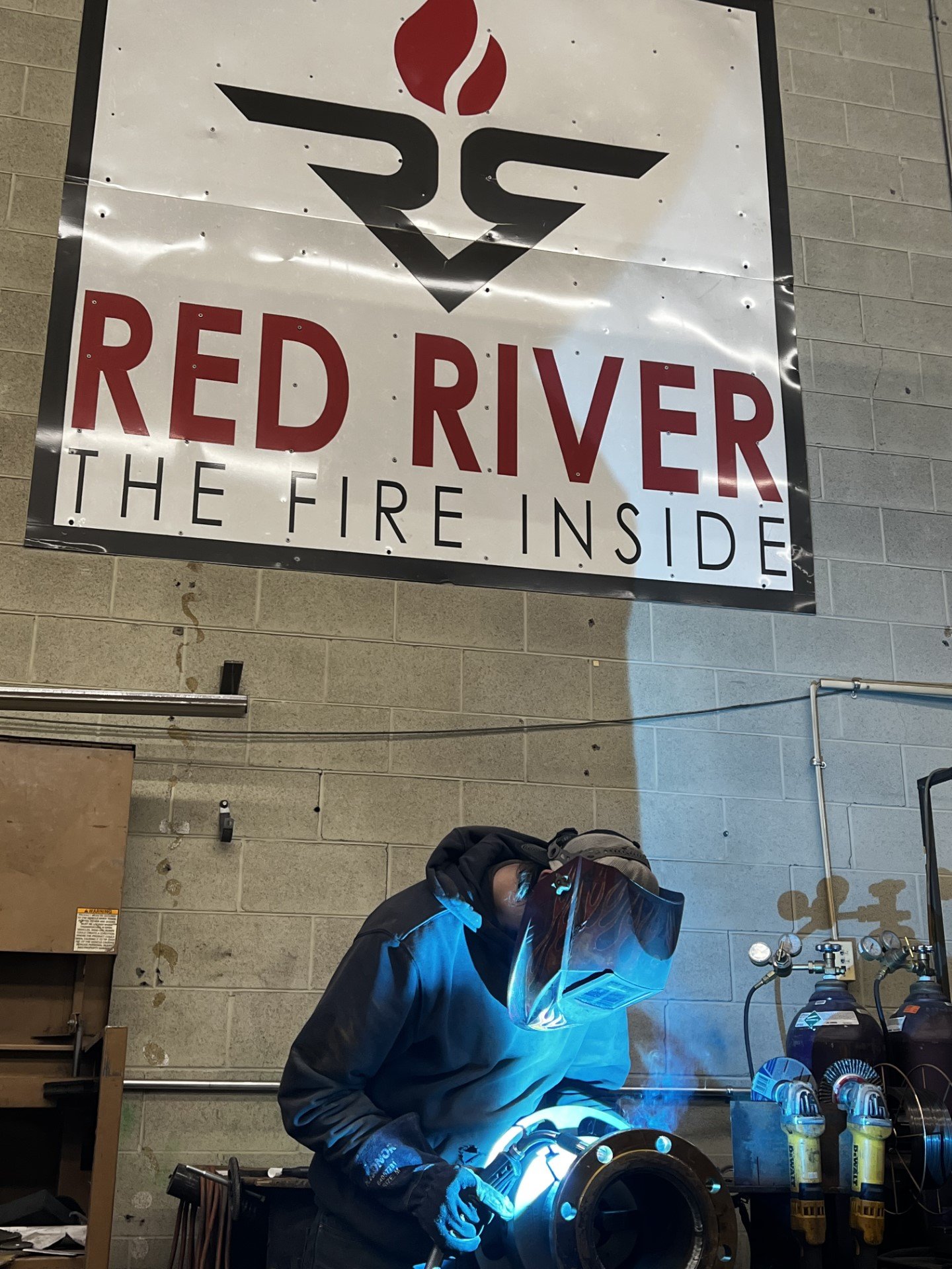 Welding metal